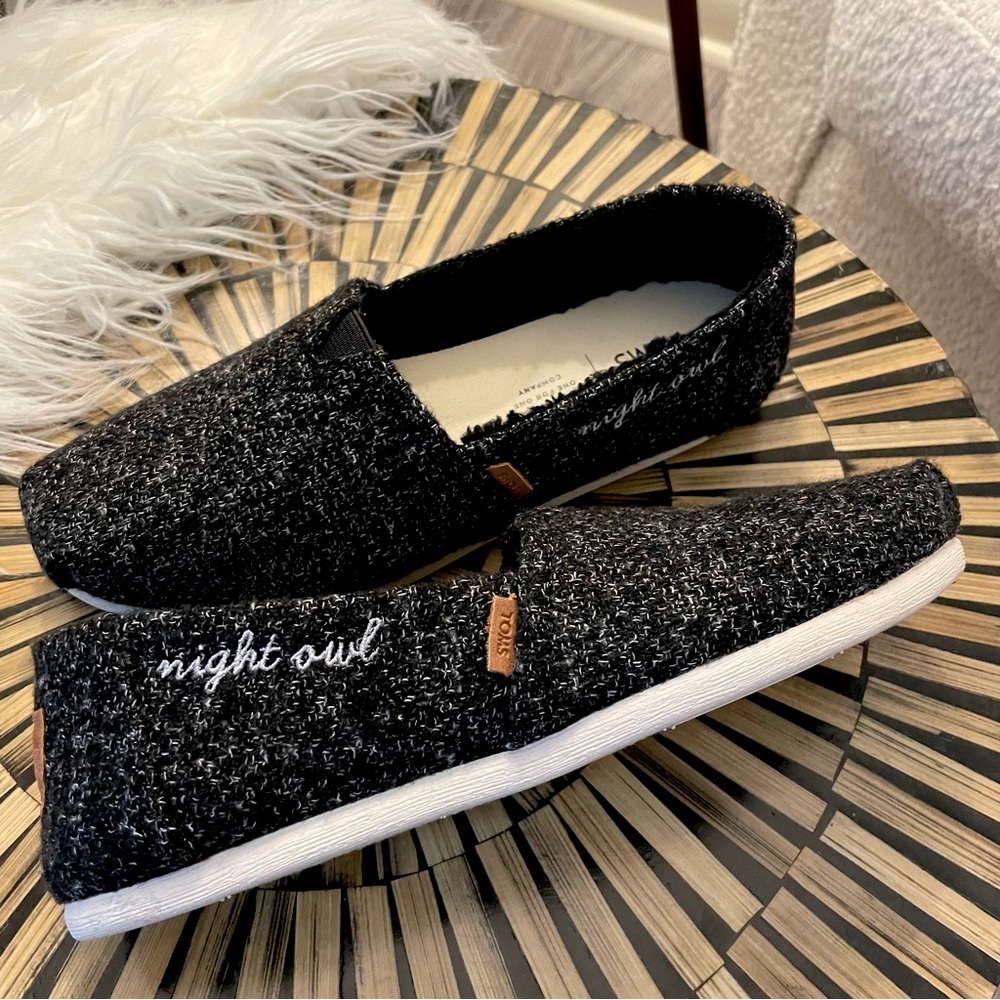 Toms 🦉 Night Owl Fuzzy Woven Embroidered Stitched Slip On Shoes